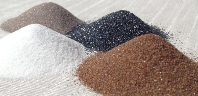 Which is Best as Abrasive Delivery for Dry Sandblasting Cabinets?